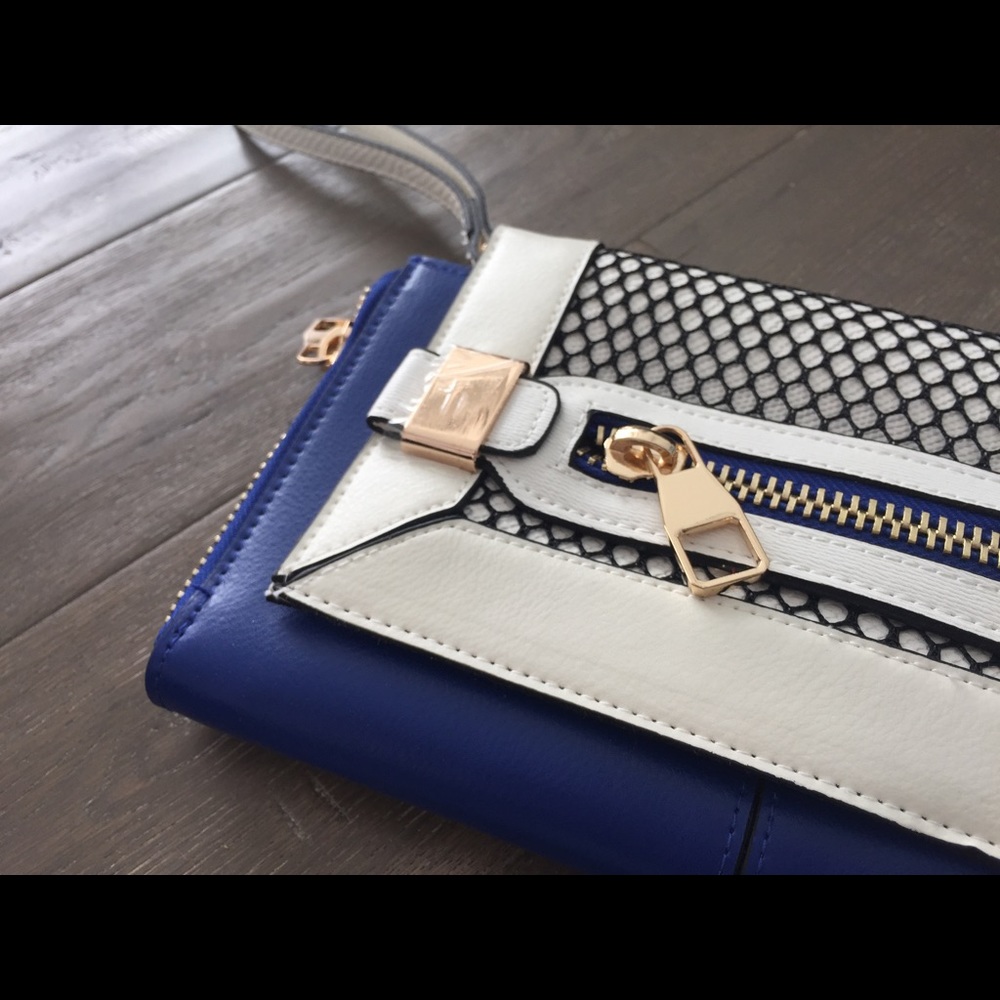 Purse/clutch/wristlet